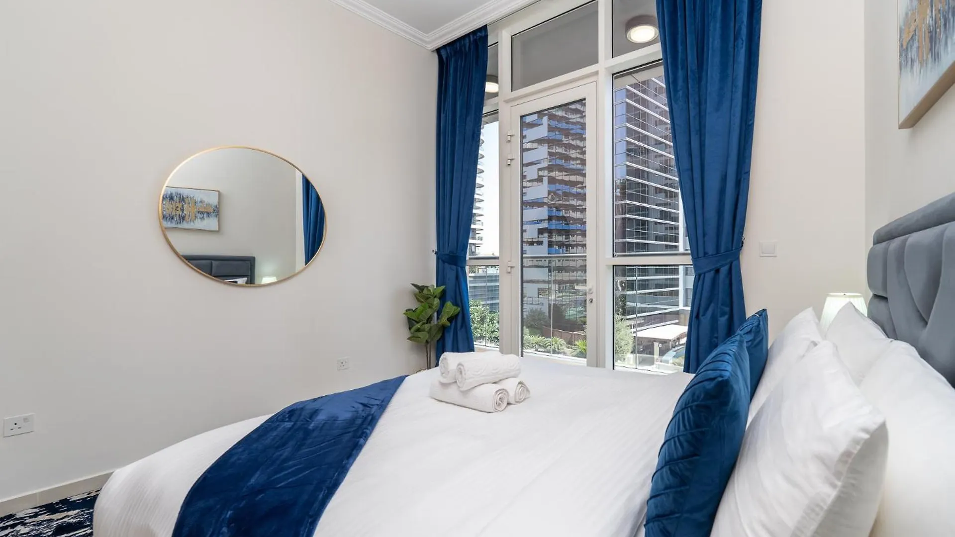 Dunya Tower Luxury And 2 Min Walk To Dubai Mall And Burj Khalifa In Heart Of Downtown איחוד האמירויות הערביות