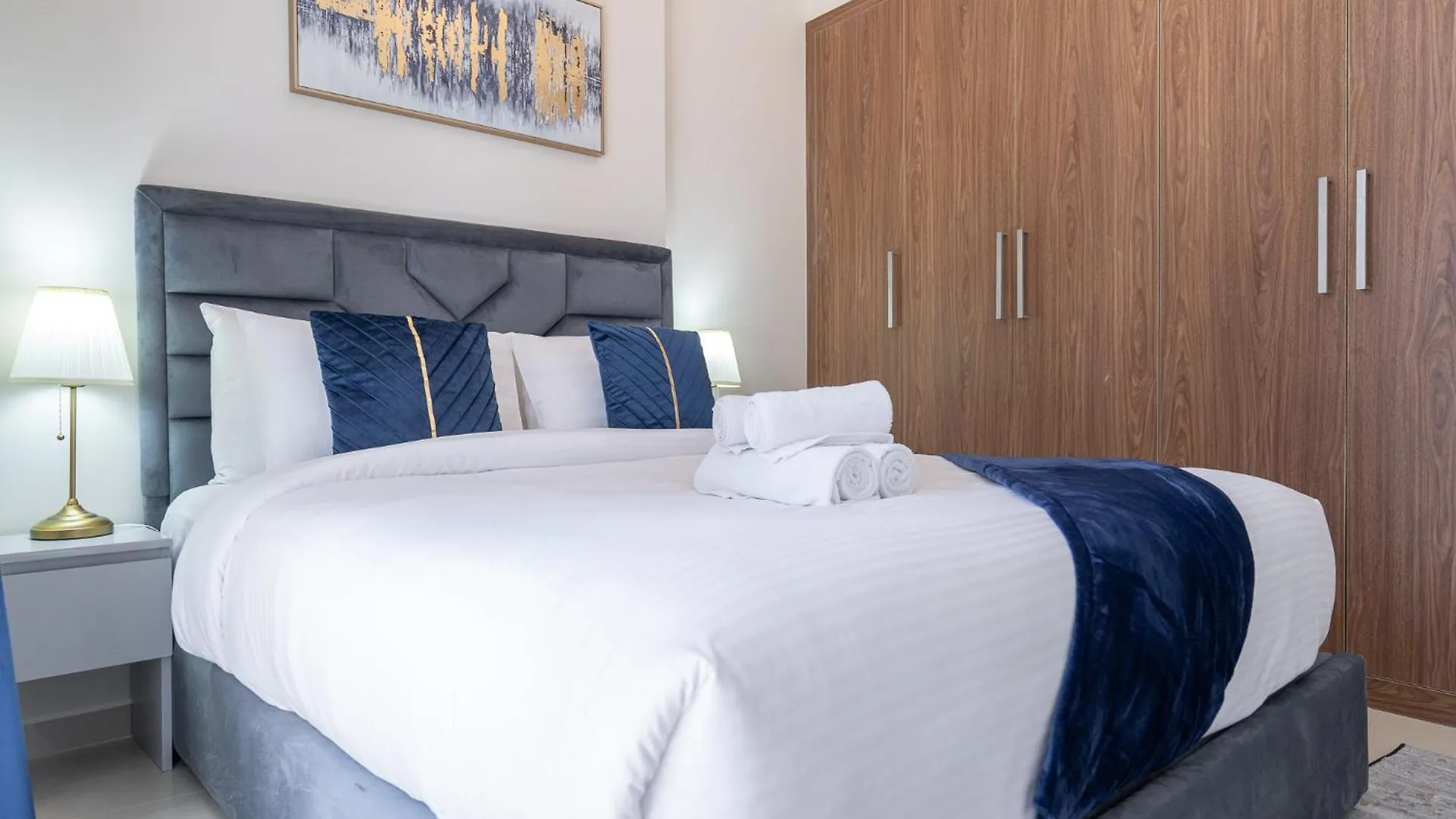 Dunya Tower Luxury And 2 Min Walk To Dubai Mall And Burj Khalifa In Heart Of Downtown דירה